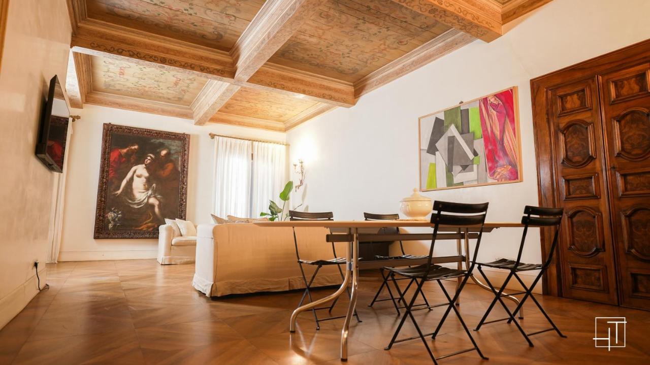 Ht - Casa Del Pittore In Piazza Delle Erbe ปาโดวา ภายนอก รูปภาพ