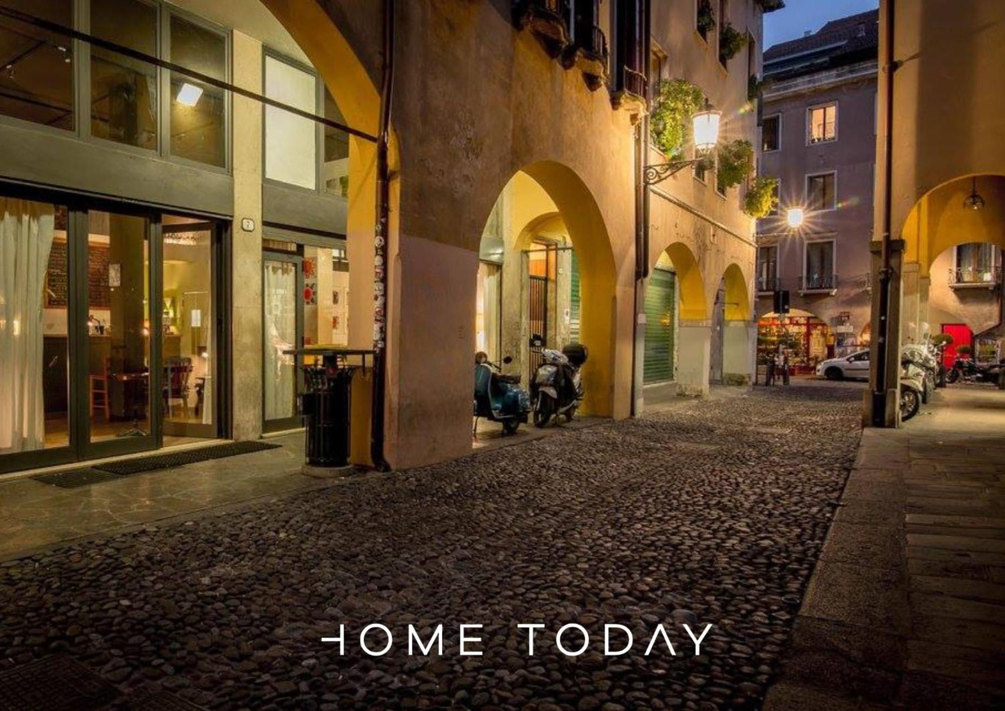 Ht - Casa Del Pittore In Piazza Delle Erbe ปาโดวา ภายนอก รูปภาพ